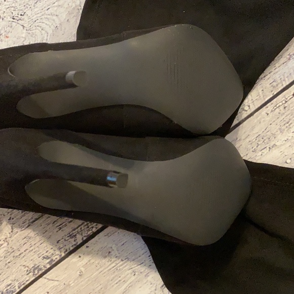 Over the knee boots pair with Halloween costume! - Picture 3 of 4